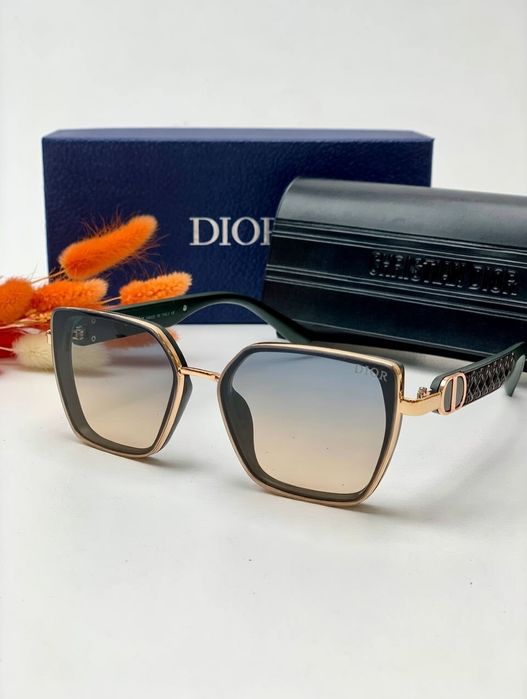 Очки солнцезащитные