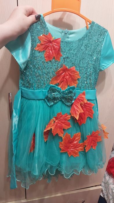 Продам платья на девочку