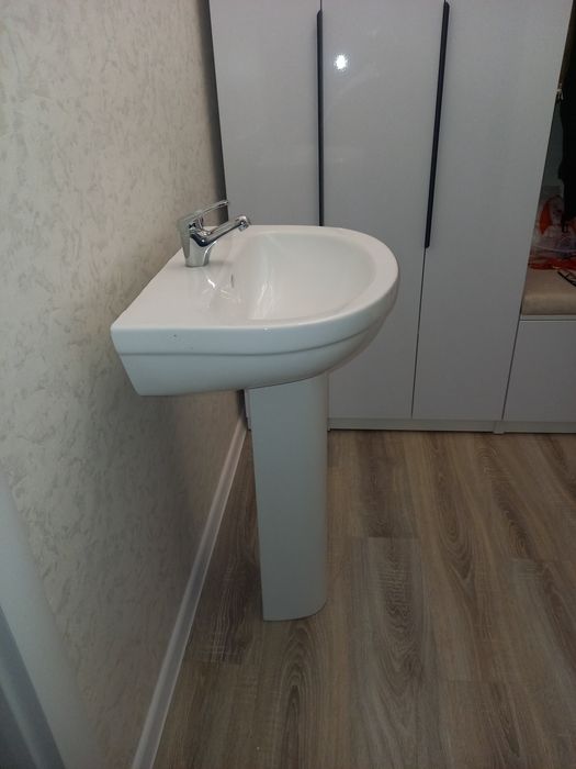 Раковина со смесителем