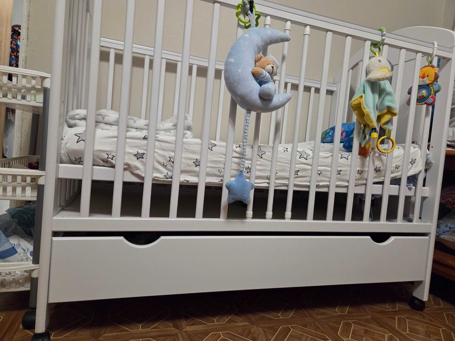 Бебешко креватче на колелца