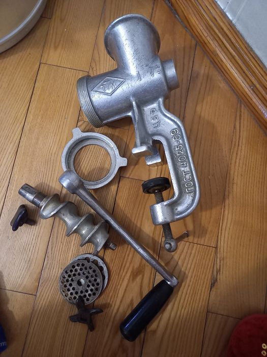 Мясорубка советская ручная