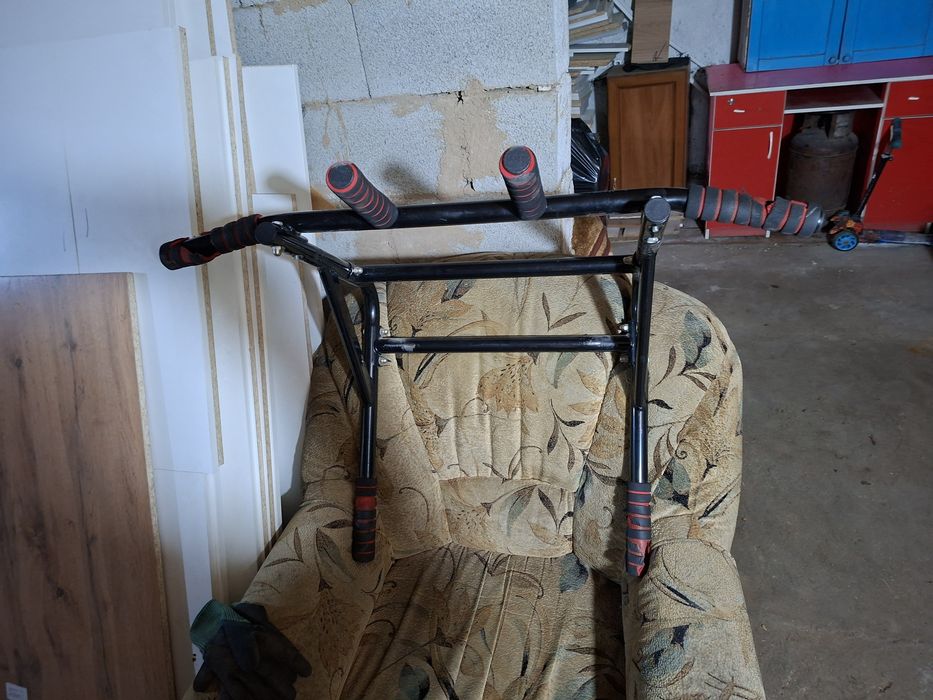 Продам настенный турник