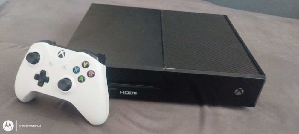 Vând xbox one   !