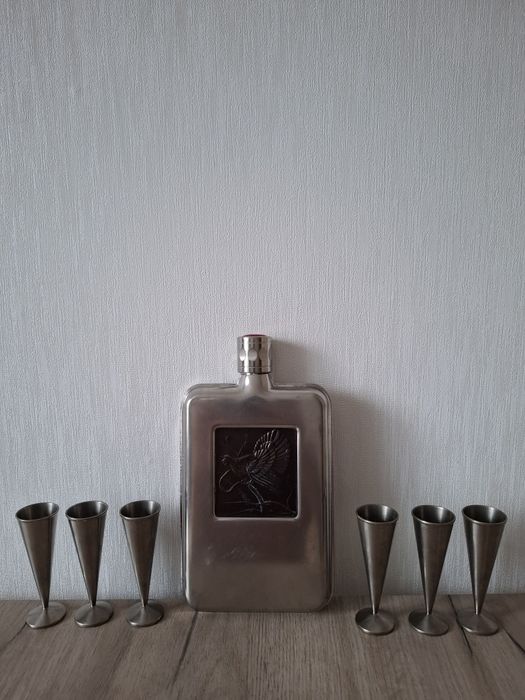 продам набор рюмок из Титана