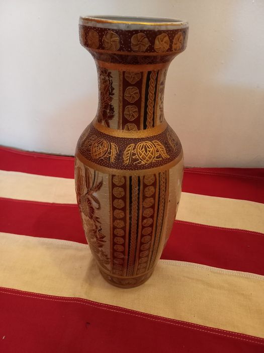 продаю вазы старинные