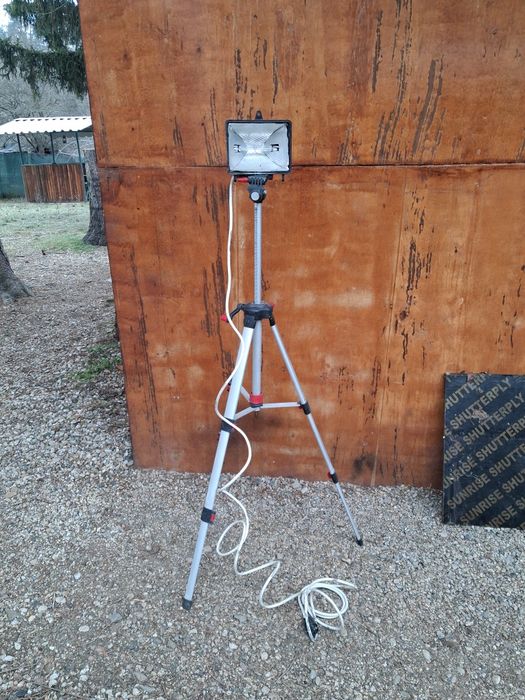 Прожектор с тринога 500w