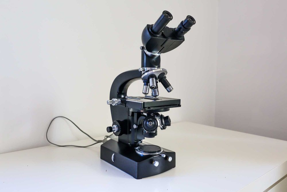 Бинокулярен Микроскоп Carl zeiss jena