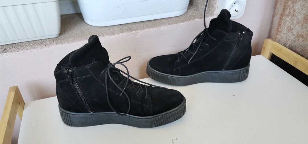 Боти Tamaris 39. 5н.Естествен велур.