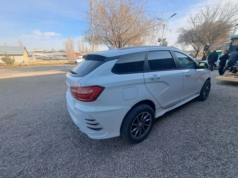 Лада веста крос.