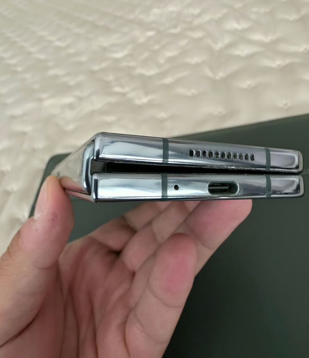 Samsung Galaxy Z Fold 4 256GB / 12GB RAM | Dual Sim