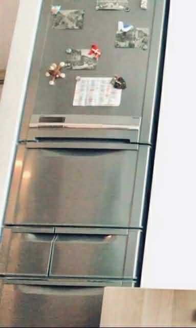 Продавам оригинален японски хладилник Тошиба