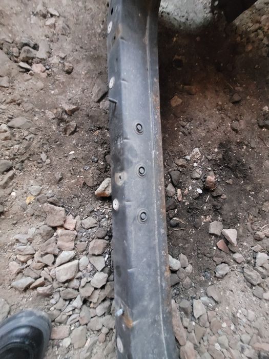 На тойоту аристу 147 телевизор