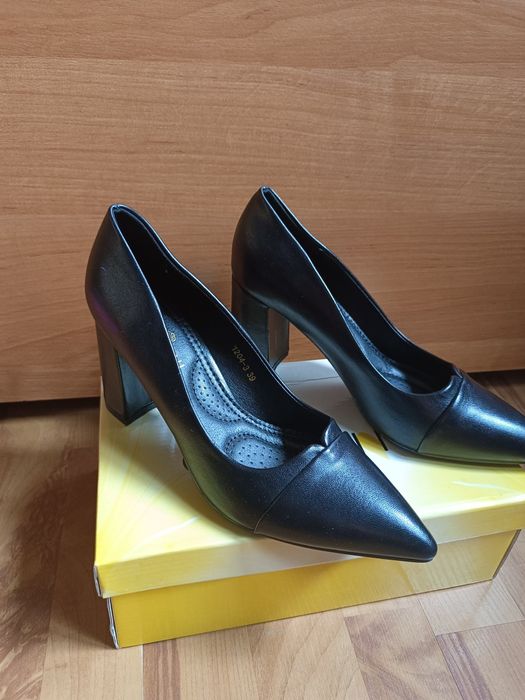 Туфли черные женские