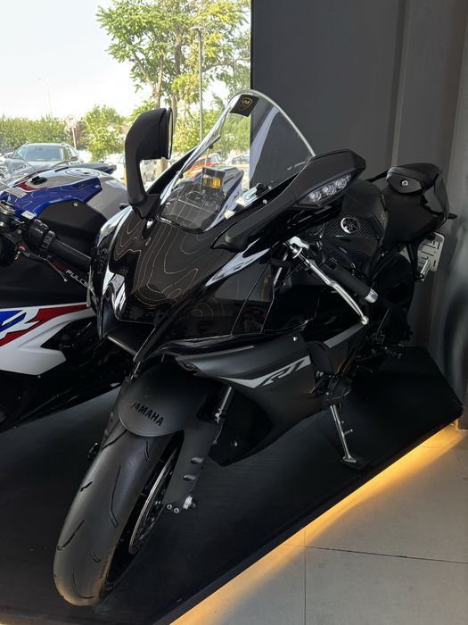 Yamaha YZF-R1 2024