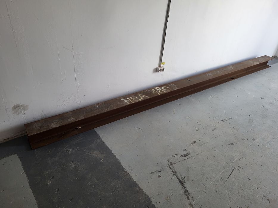 Vând grinda metalica