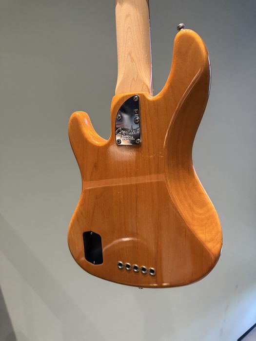 Fender deluxe jazz bass V USA