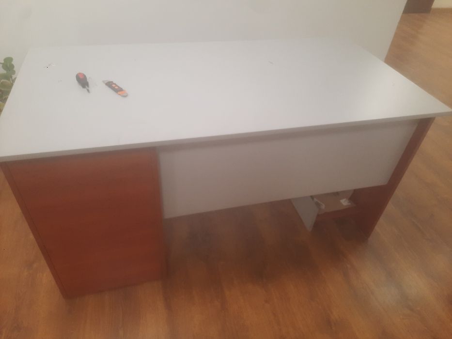 Продам стол компютерный офисный