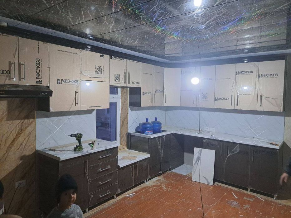 Har xel turdagi Kuxini mebellar