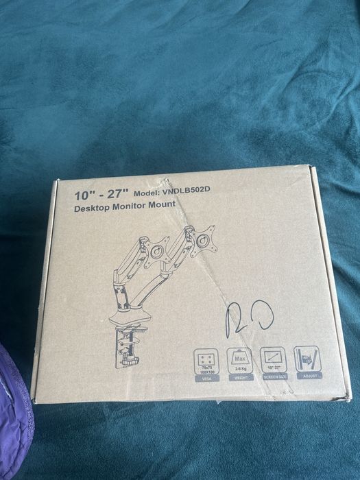 Vand suport pentru 2 monitoarre