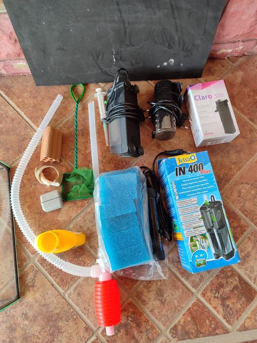 Vand acvariu de 60 L pentru pesti , țestoase etc ca NOU full accesorizat