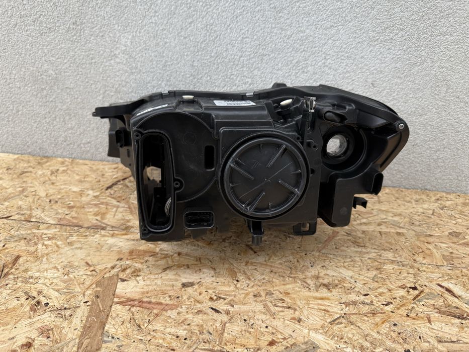 Far dreapta BMW X4 F26 / X3 F25 LCI Facelift Xenon + LED Original