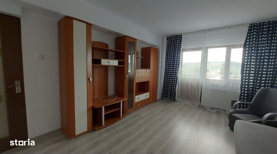 Garsonieră de închiriat parc milia Câmpina Ultracentral 42 mp