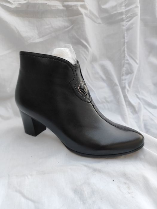 Брендовая, кожаная обувь