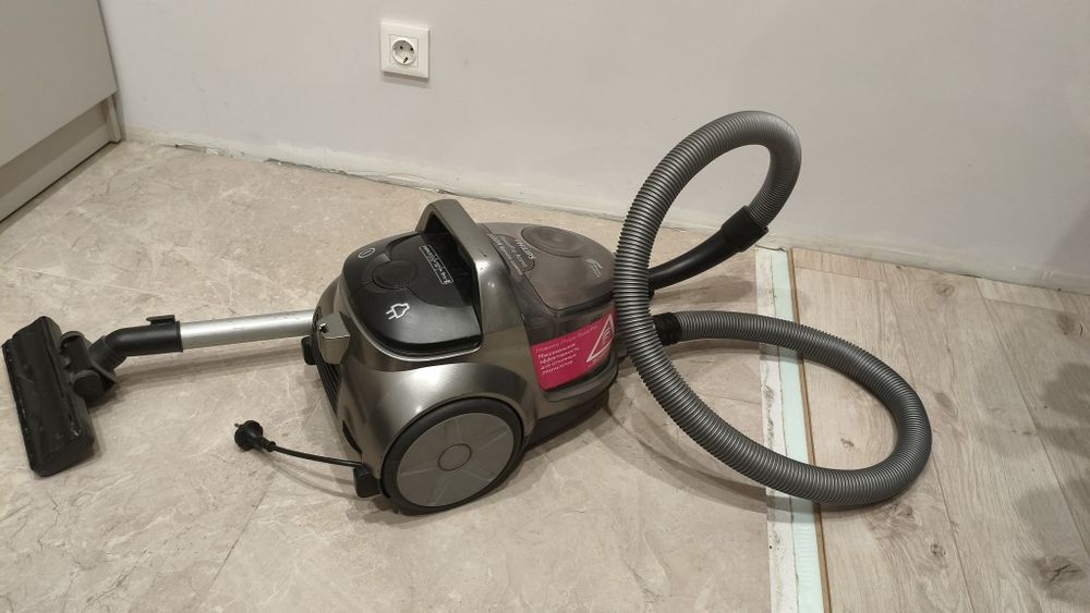 Пылесос PHILIPS 2000 wat