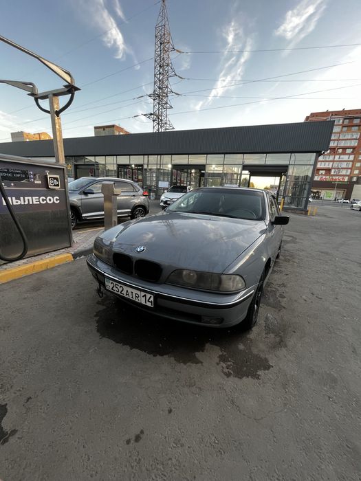 Продам bmw e39 523i