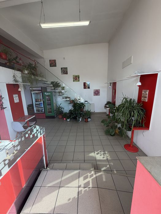 Inchiriez spatiu comercial si hala