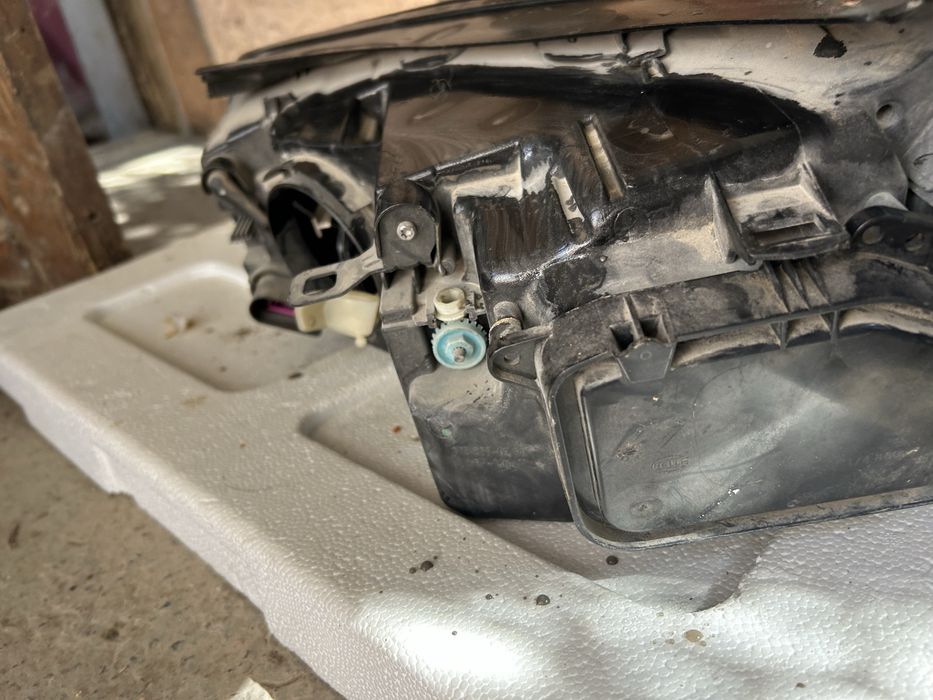 Фары передние туарег 2010