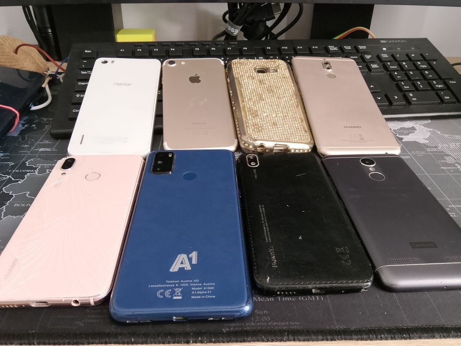 Телефони за части