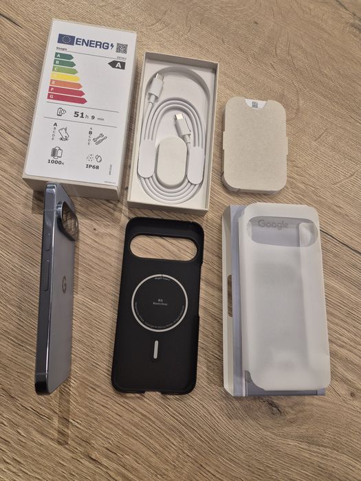 Telefon Google Pixel 10 Pro, 256GB, Moonstone, aproape nou, husăPitaka
