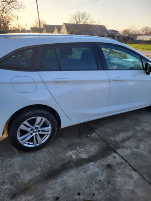 Vând Opel Astra k 2017