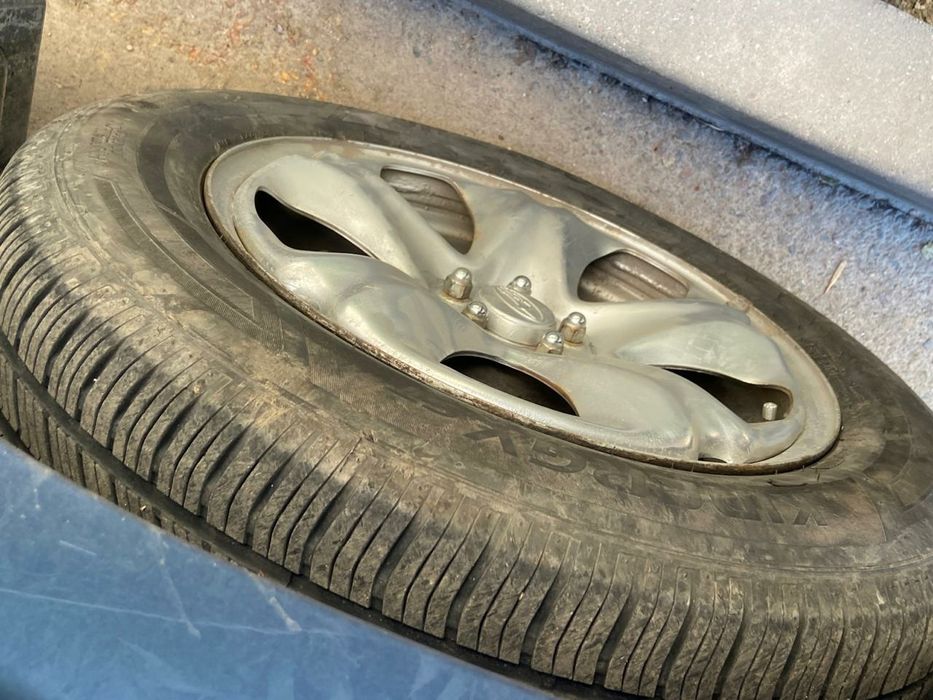 Продам диски с резиной на Субару
