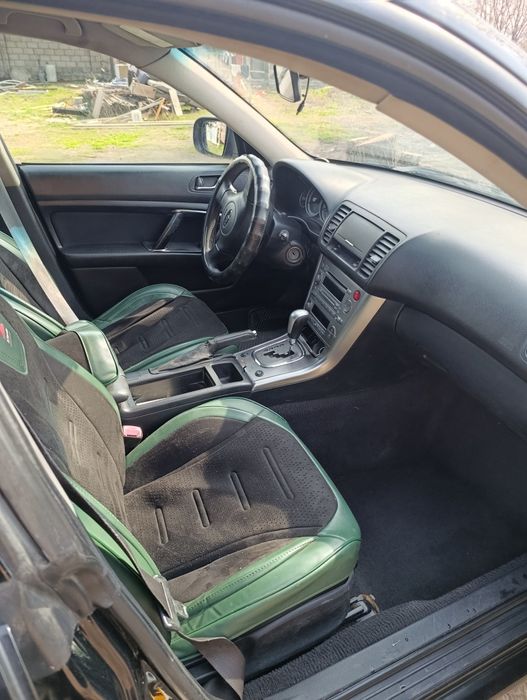 Субару легаси.!2005 г.2.5 автомат.