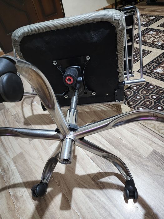 Компьютерное игровое кресло для айтишников