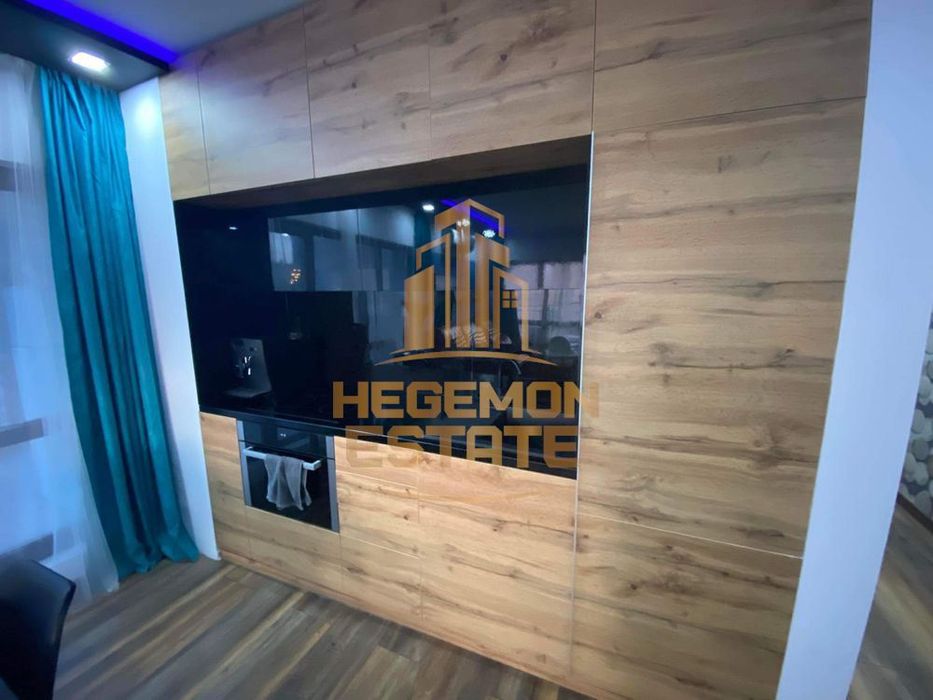 Продава се Тристаен апартамент в Варна, Възраждане 3 - 110 кв.м за 951 €/кв.м - Снимка #2