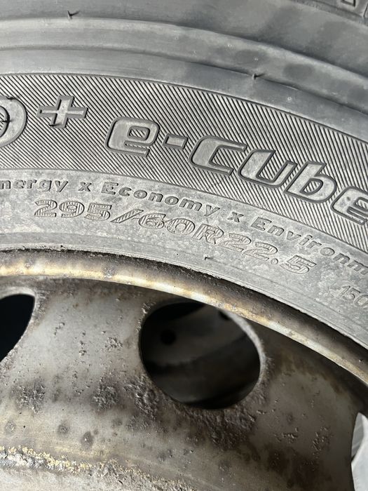 Продам 295/60 R22.5