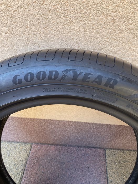 Set 2 anvelope 215 50 18 GoodYear cauciucuri vara