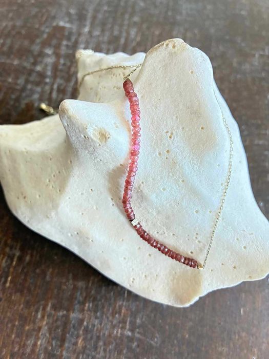 Колие с фасетиран рубин и колие с фасетиран турмалин