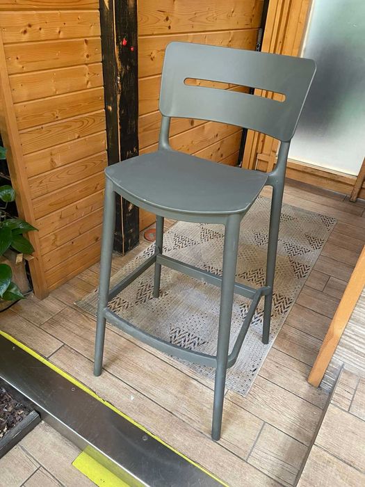 Бар стол маслено зелен цвят