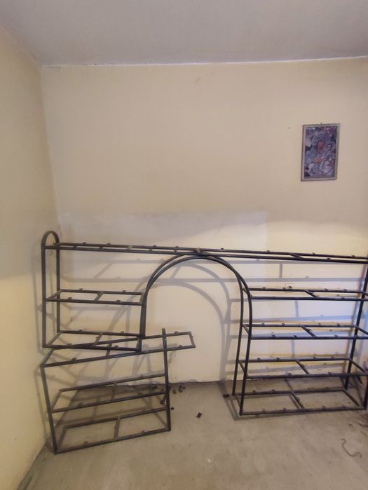 Метални рафтове (етажерка)