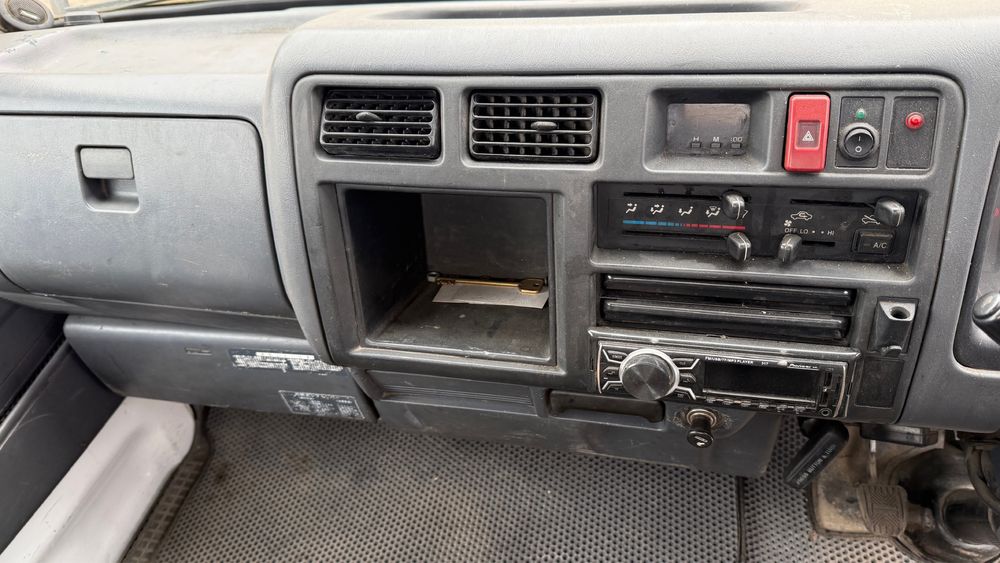 Продам автомобиль Toyota Dyna