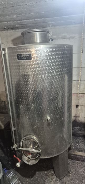 Vand butoi de 700 de litri
