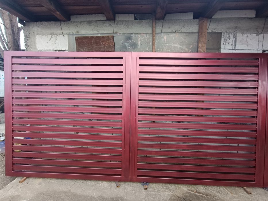 Vând set de porți jaluzele