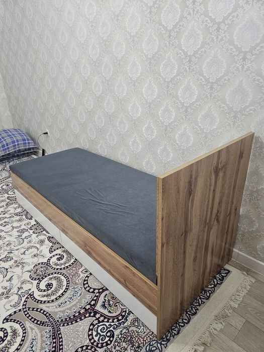 Диван почти новый