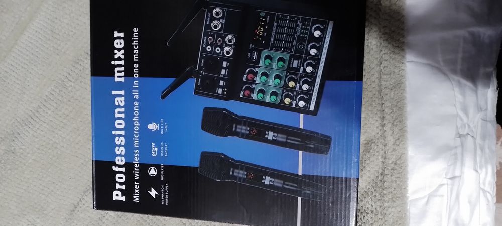 Mixer audio cu 2 microfoane