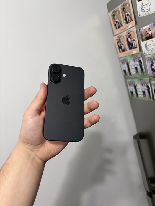 Vand iphone 16 pentru piese
