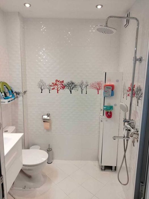 Дава се под наем Тристаен апартамент в София, Изток - 84 кв.м за 887.4 € - Снимка #13